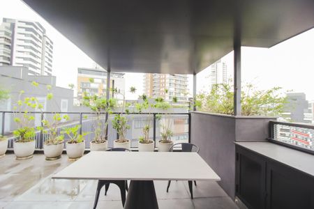 Apartamento à venda com 99m², 1 quarto e 1 vaga Apartamento à venda com 99m², 1 quarto e 1 vagaTerraço