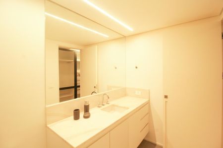 Apartamento à venda com 150m², 1 quarto e 1 vaga Apartamento à venda com 150m², 1 quarto e 1 vagaBanheiro da Suíte