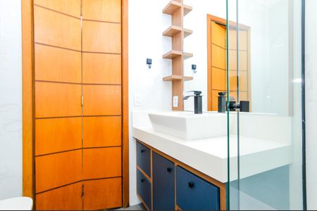 Casa à venda com 205m², 2 quartos e 2 vagasBanheiro