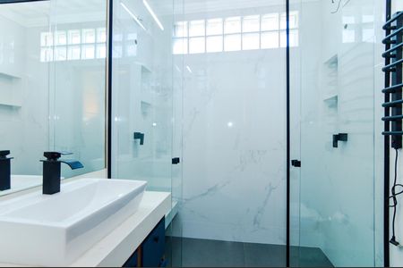 Casa à venda com 205m², 2 quartos e 2 vagasBanheiro
