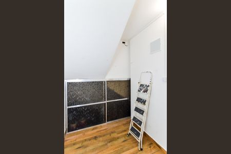 Casa à venda com 205m², 2 quartos e 2 vagasÁrea de Serviço - Quarto de Serviço 