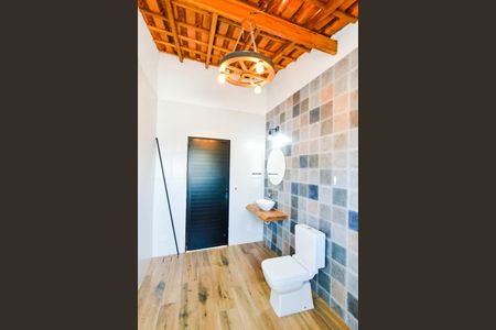 Casa à venda com 205m², 2 quartos e 2 vagasBanheiro da Área gourmet