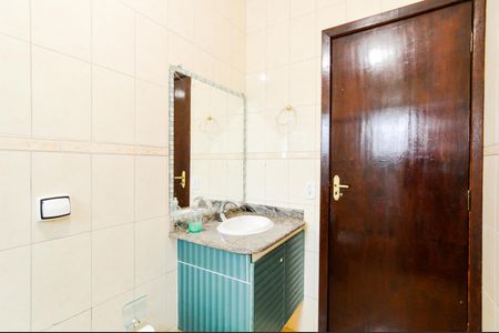 Casa à venda com 205m², 2 quartos e 2 vagasBanheiro Social