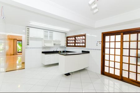 Casa à venda com 205m², 2 quartos e 2 vagasCozinha