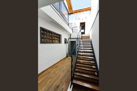 Casa à venda com 205m², 2 quartos e 2 vagasCorredor Lateral