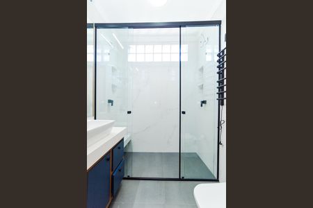 Casa à venda com 205m², 2 quartos e 2 vagasBanheiro