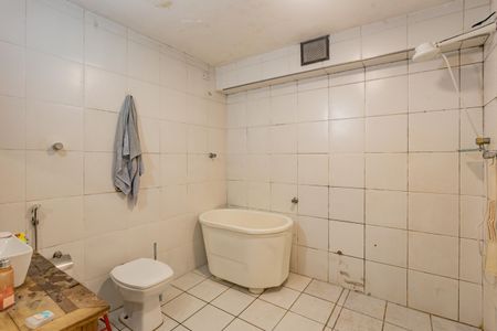 Apartamento à venda com 77m², 2 quartos e 1 vaga Apartamento à venda com 77m², 2 quartos e 1 vagaBanheiro