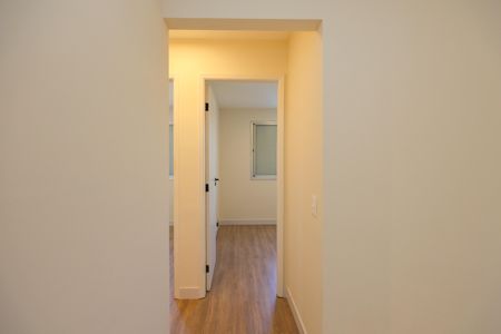 Corredor de apartamento à venda com 2 quartos, 56m² em Campo Belo, São Paulo