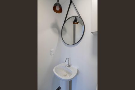 Apartamento para alugar com 38m², 2 quartos e sem vaga Apartamento para alugar com 38m², 2 quartos e sem vagaBanheiro