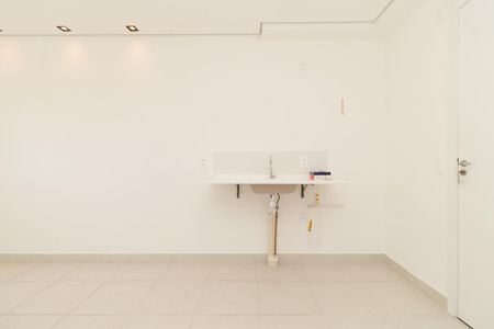 Apartamento para alugar com 32m², 2 quartos e sem vaga Apartamento para alugar com 32m², 2 quartos e sem vagaCozinha e Área de Serviço