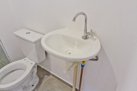 Banheiro de apartamento para alugar com 2 quartos, 32m² em Limão, São Paulo