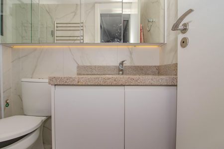 Apartamento à venda com 74m², 2 quartos e 1 vaga Apartamento à venda com 74m², 2 quartos e 1 vagaBanheiro da Suíte