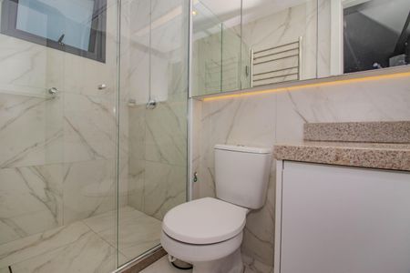 Apartamento à venda com 74m², 2 quartos e 1 vaga Apartamento à venda com 74m², 2 quartos e 1 vagaBanheiro da Suíte