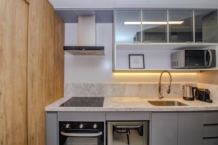 Apartamento à venda com 74m², 2 quartos e 1 vaga Apartamento à venda com 74m², 2 quartos e 1 vagaCozinha e Área de Serviço