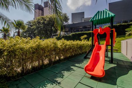 Apartamento à venda com 74m², 2 quartos e 1 vaga Apartamento à venda com 74m², 2 quartos e 1 vagaÁrea comum - Playground