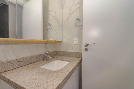 Apartamento à venda com 74m², 2 quartos e 1 vaga Apartamento à venda com 74m², 2 quartos e 1 vagaBanheiro da Suíte