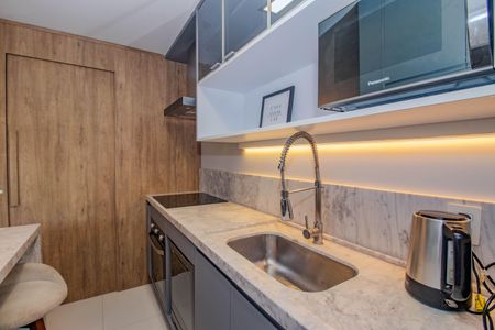Apartamento à venda com 74m², 2 quartos e 1 vaga Apartamento à venda com 74m², 2 quartos e 1 vagaCozinha e Área de Serviço