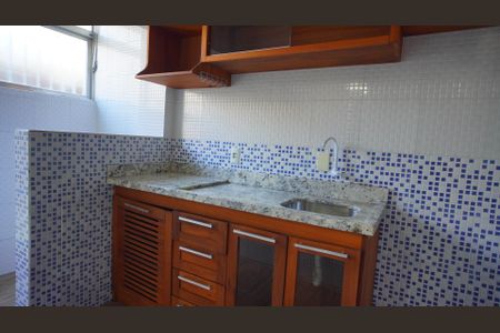 Apartamento à venda com 77m², 2 quartos e 1 vagaCozinha 