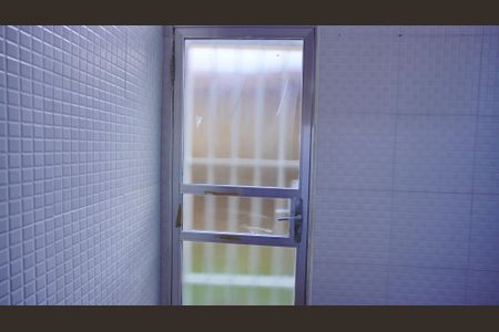 Apartamento à venda com 77m², 2 quartos e 1 vagaPorta na cozinha com acesso direto a garagem 