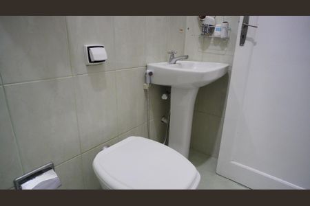 Apartamento à venda com 77m², 2 quartos e 1 vagaBanheiro 