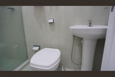 Apartamento à venda com 77m², 2 quartos e 1 vagaBanheiro corredor 