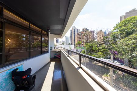Apartamento para alugar com 190m², 3 quartos e 2 vagasVaranda