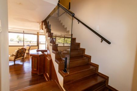 Apartamento para alugar com 190m², 3 quartos e 2 vagasEscada