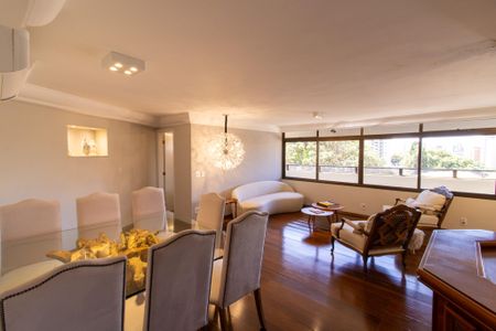 Apartamento para alugar com 190m², 3 quartos e 2 vagasSala