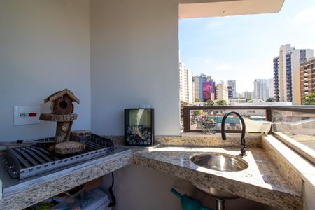 Apartamento para alugar com 190m², 3 quartos e 2 vagasVaranda