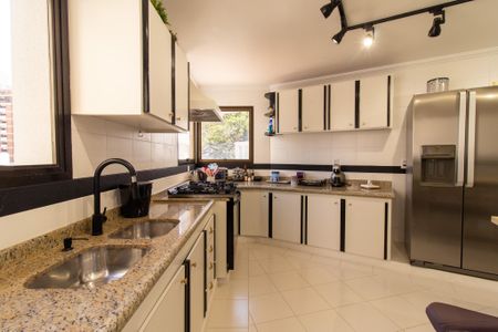 Apartamento para alugar com 190m², 3 quartos e 2 vagasCozinha