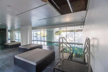 Apartamento para alugar com 70m², 2 quartos e 2 vagasÁrea comum - Piscina