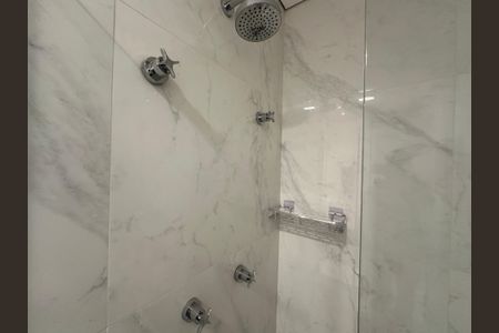 Apartamento para alugar com 70m², 2 quartos e 2 vagasBanheiro