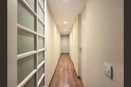 Apartamento para alugar com 118m², 2 quartos e 2 vagas Apartamento para alugar com 118m², 2 quartos e 2 vagasCorredor