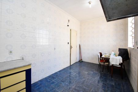 Casa à venda com 315m², 4 quartos e 3 vagascozinha