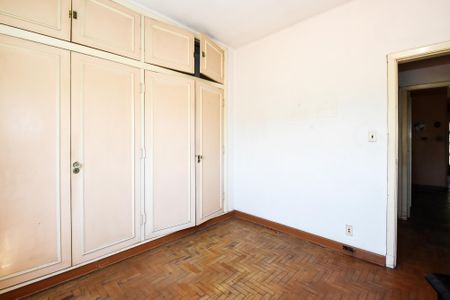 Casa à venda com 315m², 4 quartos e 3 vagasquarto 2