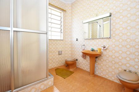 banheiro  de casa à venda com 4 quartos, 315m² em Sumaré, São Paulo