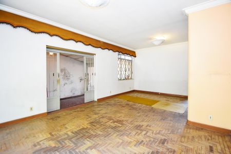 Casa à venda com 315m², 4 quartos e 3 vagasSala