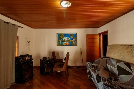 Casa à venda com 130m², 3 quartos e 3 vagasSala
