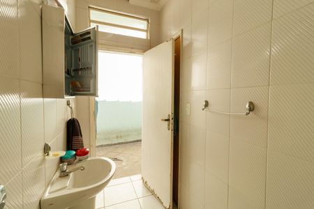 Casa à venda com 130m², 3 quartos e 3 vagasBanheiro 2