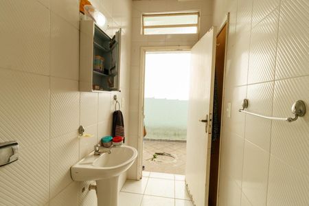 Casa à venda com 130m², 3 quartos e 3 vagasBanheiro 2