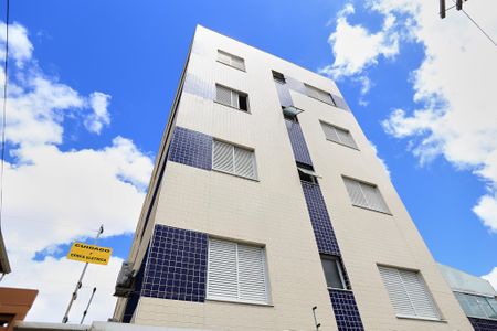 Apartamento para alugar com 75m², 3 quartos e 2 vagas Apartamento para alugar com 75m², 3 quartos e 2 vagasFachada