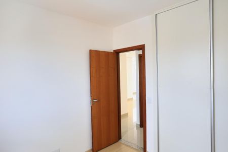 Apartamento para alugar com 75m², 3 quartos e 2 vagas Apartamento para alugar com 75m², 3 quartos e 2 vagasQuarto