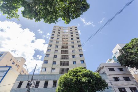 Apartamento para alugar com 75m², 3 quartos e 1 vaga Apartamento para alugar com 75m², 3 quartos e 1 vagaFachada