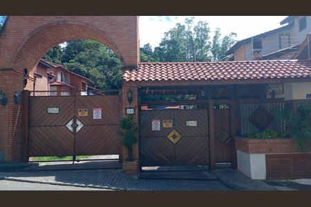 Casa para alugar com 580m², 4 quartos e 5 vagas Casa para alugar com 580m², 4 quartos e 5 vagasFachada