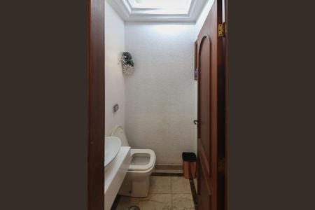 Casa para alugar com 580m², 4 quartos e 5 vagas Casa para alugar com 580m², 4 quartos e 5 vagasLavabo