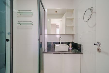 Apartamento à venda com 42m², 2 quartos e 1 vaga Apartamento à venda com 42m², 2 quartos e 1 vagaBanheiro