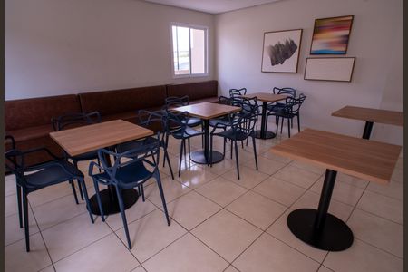 Apartamento à venda com 42m², 2 quartos e 1 vaga Apartamento à venda com 42m², 2 quartos e 1 vagaÁrea comum - Salão de festas