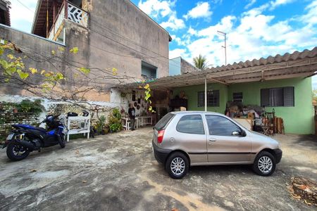 Casa à venda com 92m², 3 quartos e 6 vagas Casa à venda com 92m², 3 quartos e 6 vagasGaragem