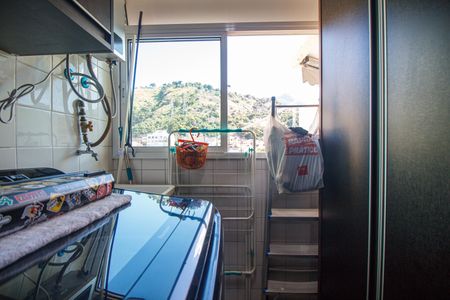 Apartamento à venda com 75m², 2 quartos e 1 vagaÁrea de Serviço