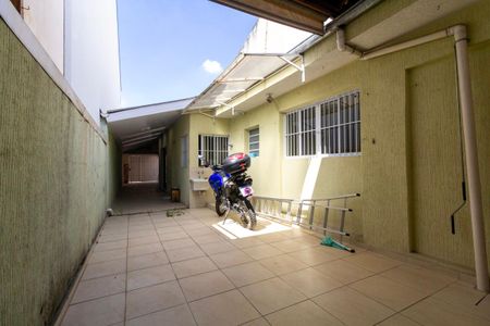 Casa para alugar com 135m², 2 quartos e 2 vagas Casa para alugar com 135m², 2 quartos e 2 vagasQuintal e área de serviço